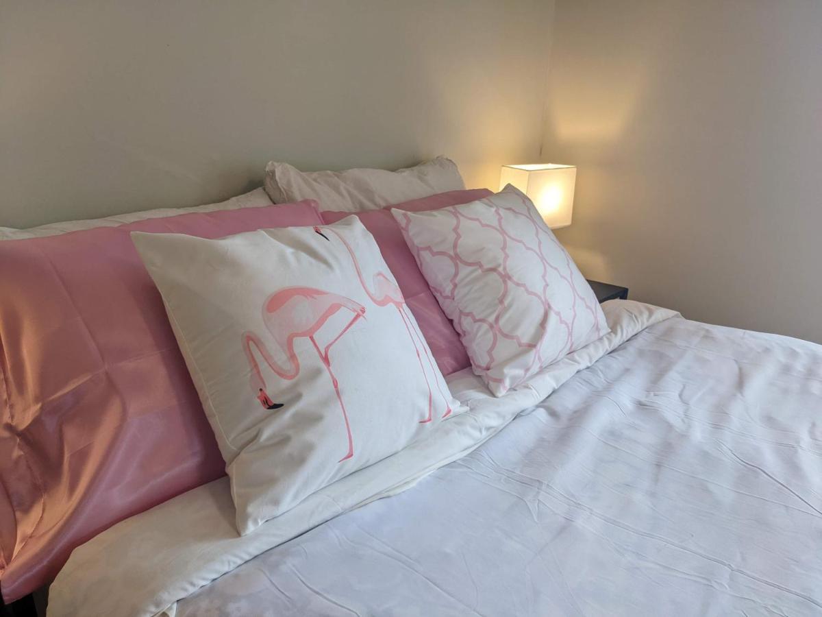 Pink Flamingo Hotel Wolfville Kültér fotó